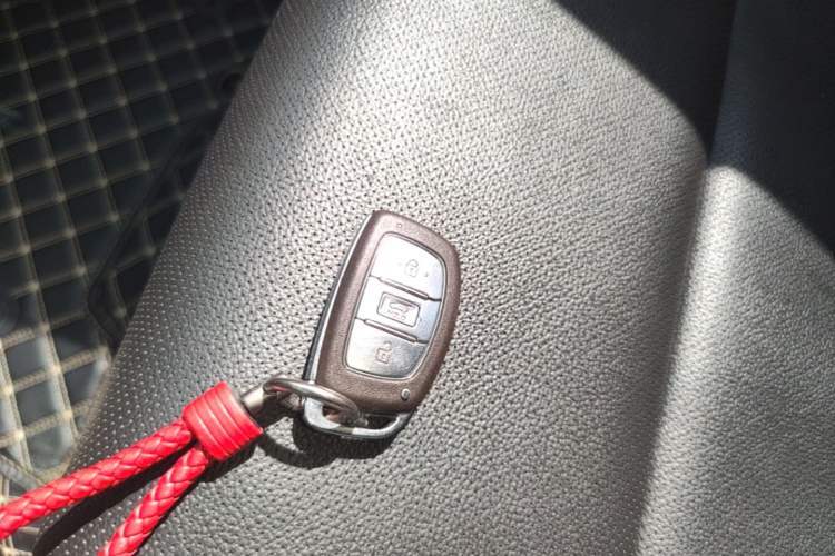 Used Hyundai Tucson 2015 1.6T Dual-Clutch Two-Wheel-Drive Smart Model Vehicle Key
