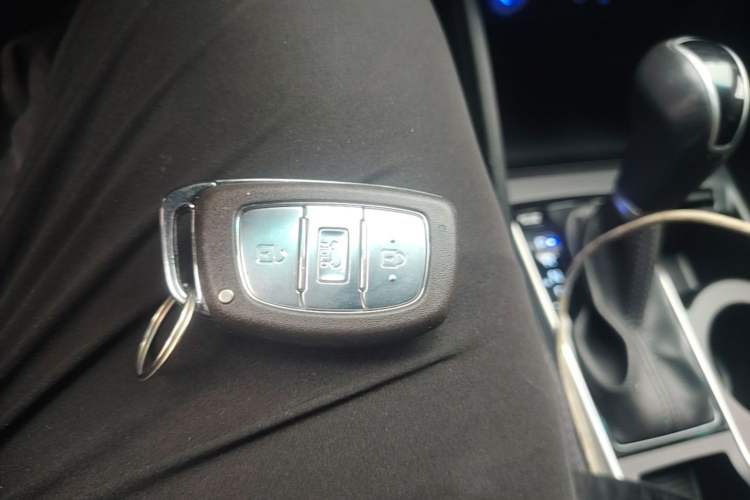 Used Hyundai Tucson 2015 1.6T Dual-Clutch Two-Wheel-Drive Smart Model Vehicle Key