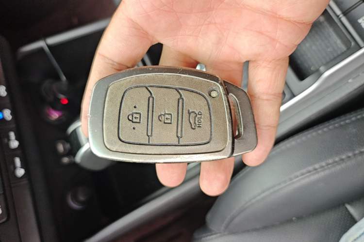 Used Hyundai Tucson 2015 1.6T Dual-Clutch Two-Wheel-Drive Smart Model Vehicle Key