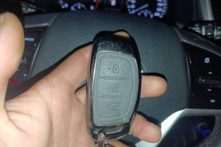 Used Hyundai Tucson 2015 1.6T Dual-Clutch Two-Wheel-Drive Smart Model Vehicle Key