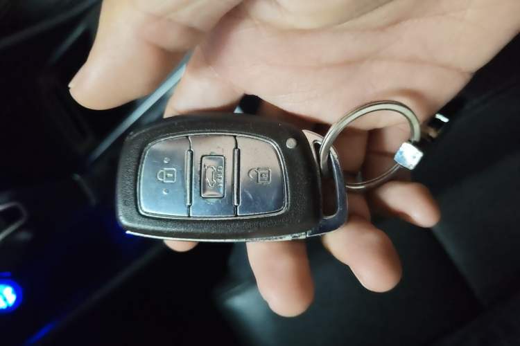 Used Hyundai Tucson 2015 1.6T Dual-Clutch Two-Wheel-Drive Smart Model Vehicle Key