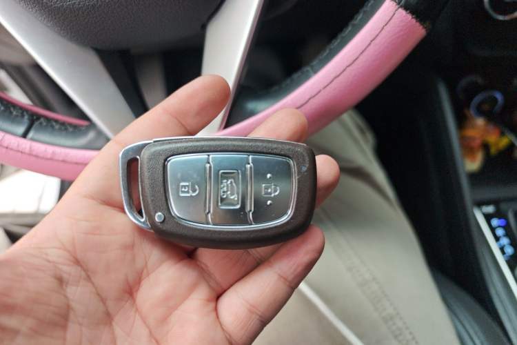 Used Hyundai Tucson 2015 1.6T Dual-Clutch Two-Wheel-Drive Smart Model Vehicle Key