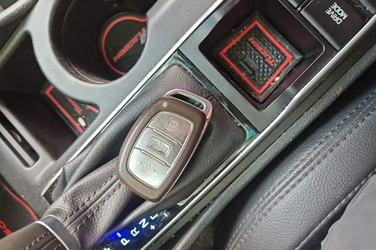 Used Hyundai Tucson 2015 1.6T Dual-Clutch Two-Wheel-Drive Smart Model Vehicle Key
