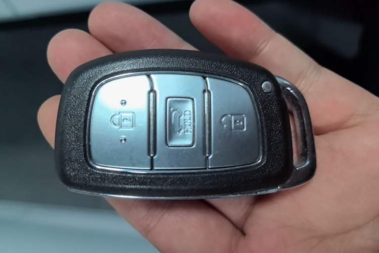 Used Hyundai Tucson 2015 1.6T Dual-Clutch Two-Wheel-Drive Leading Model Vehicle Key
