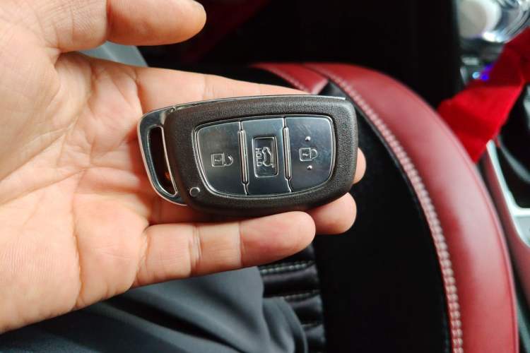 Used Hyundai Tucson 2015 1.6T Dual-Clutch Two-Wheel-Drive Leading Model Vehicle Key