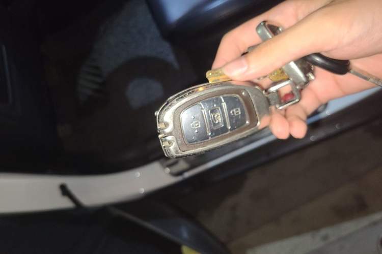 Used Hyundai Tucson 2015 1.6T Dual-Clutch Two-Wheel-Drive Smart Model Vehicle Key
