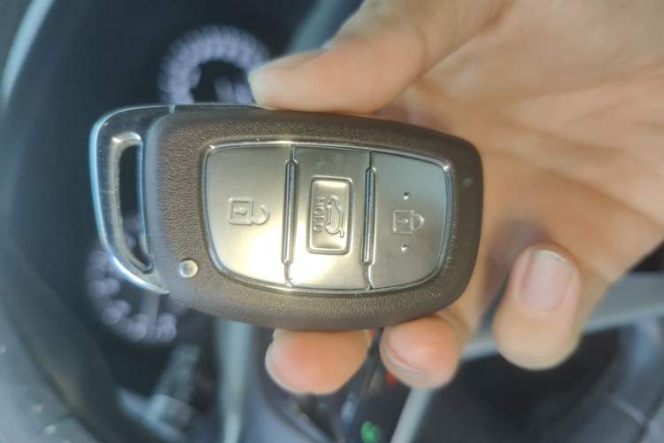 Used Hyundai Tucson 2015 1.6T Dual-Clutch Two-Wheel-Drive Smart Model Vehicle Key