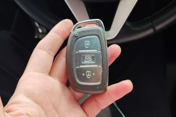 Used Hyundai Tucson 2015 1.6T Dual-Clutch Two-Wheel-Drive Smart Model Vehicle Key