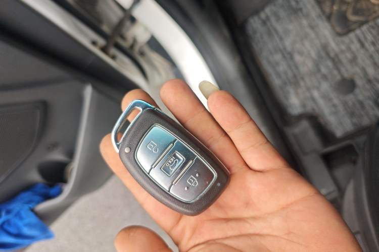 Used Hyundai Tucson 2015 1.6T Dual-Clutch Two-Wheel-Drive Leading Model Vehicle Key
