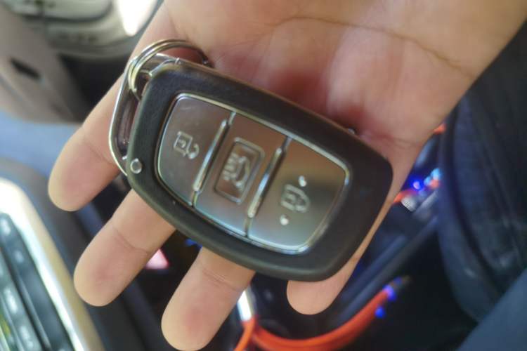 Used Hyundai Tucson 2015 1.6T Dual-Clutch Two-Wheel-Drive Smart Model Vehicle Key