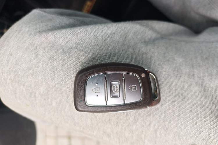 Used Hyundai Tucson 2015 1.6T Dual-Clutch Two-Wheel-Drive Smart Model Vehicle Key