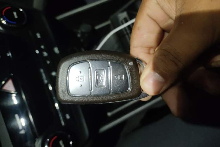 Used Hyundai Tucson 2015 1.6T Dual-Clutch Two-Wheel-Drive Smart Model Vehicle Key