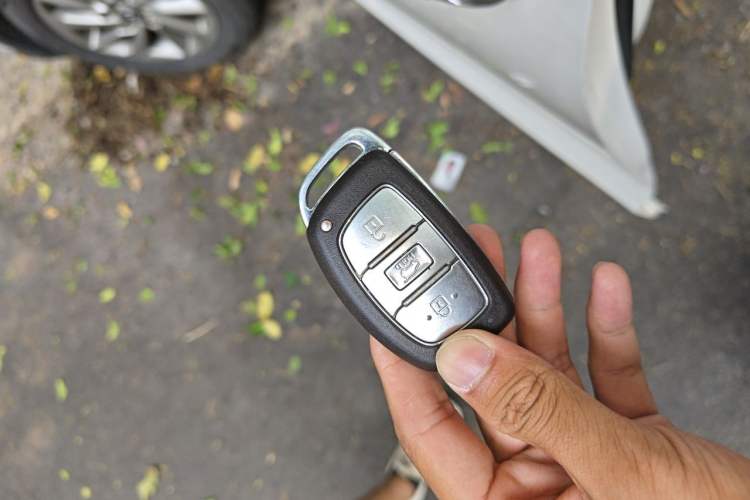 Used Hyundai Tucson 2015 1.6T Dual-Clutch Two-Wheel-Drive Smart Model Vehicle Key