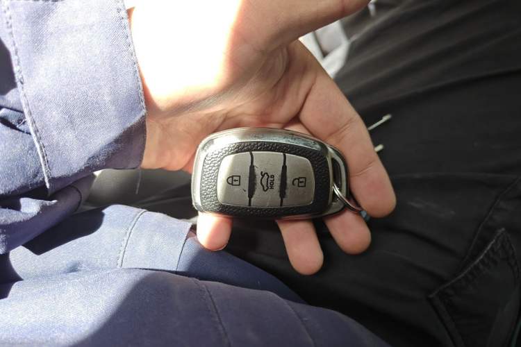 Used Hyundai Tucson 2015 1.6T Dual-Clutch Two-Wheel-Drive Smart Model Vehicle Key