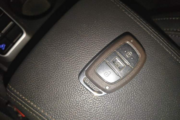 Used Hyundai Tucson 2015 1.6T Dual-Clutch Two-Wheel-Drive Smart Model Vehicle Key