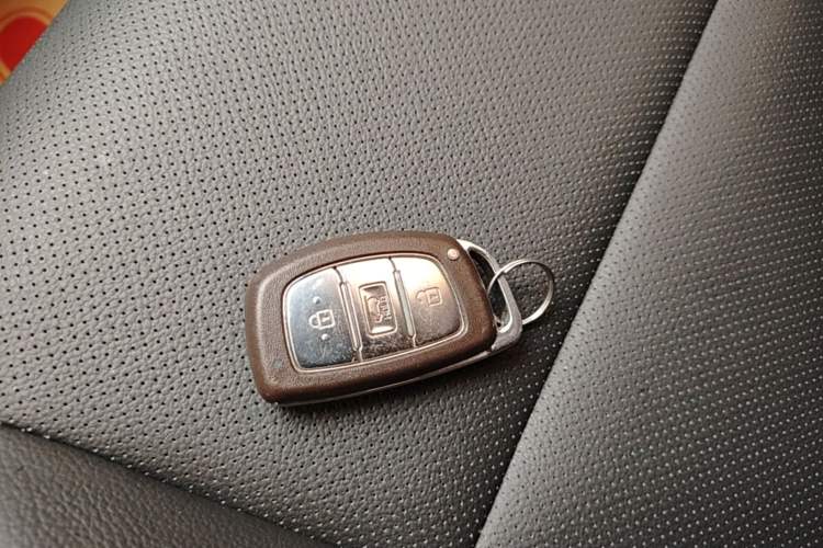 Used Hyundai Tucson 2015 1.6T Dual-Clutch Two-Wheel-Drive Smart Model Vehicle Key