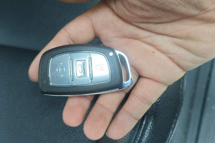 Used Hyundai Tucson 2015 1.6T Dual-Clutch Two-Wheel-Drive Smart Model Vehicle Key