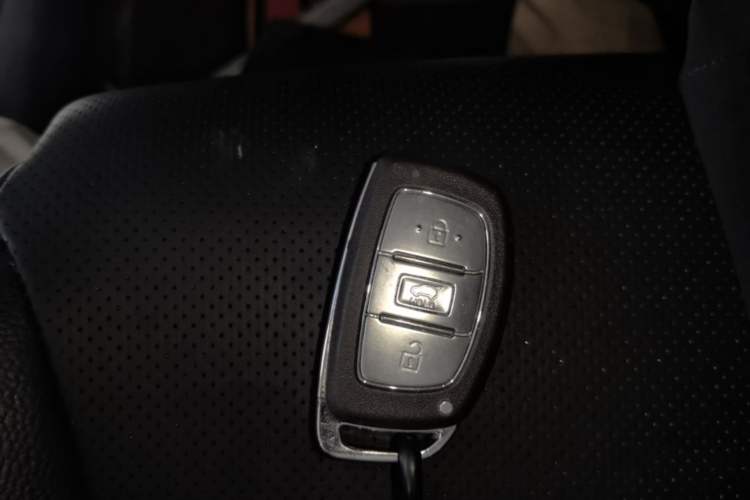 Used Hyundai Tucson 2015 1.6T Dual-Clutch Two-Wheel-Drive Smart Model Vehicle Key