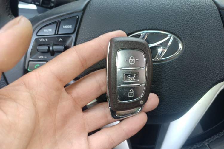 Used Hyundai Tucson 2015 1.6T Dual-Clutch Two-Wheel-Drive Smart Model Vehicle Key