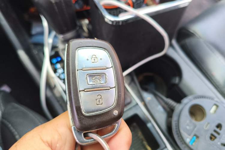 Used Hyundai Tucson 2015 1.6T Dual-Clutch Two-Wheel-Drive Smart Model Vehicle Key