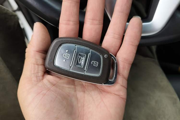Used Hyundai Tucson 2015 1.6T Dual-Clutch Two-Wheel-Drive Smart Model Vehicle Key