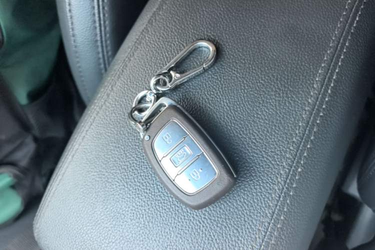 Used Hyundai Tucson 2015 1.6T Dual-Clutch Two-Wheel-Drive Smart Model Vehicle Key
