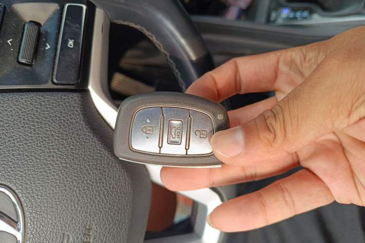 Used Hyundai Tucson 2015 2.0L Automatic Two-Wheel Drive Smart Version Vehicle Key