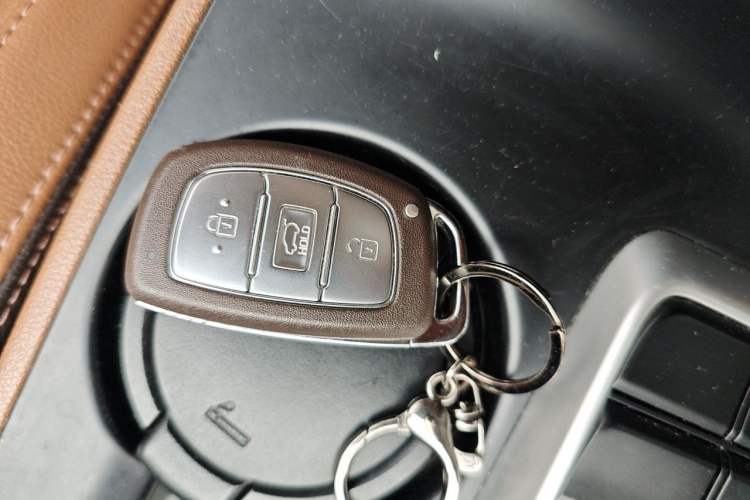 Used Hyundai Tucson 2015 1.6T Dual-Clutch Two-Wheel-Drive Smart Model Vehicle Key
