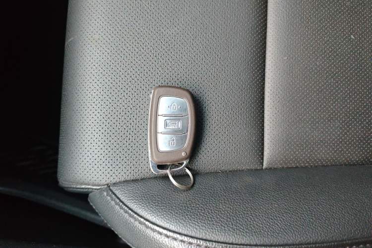 Used Hyundai Tucson 2015 1.6T Dual-Clutch Two-Wheel-Drive Smart Model Vehicle Key