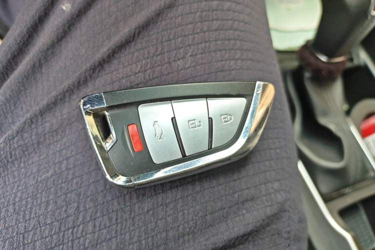 Used Hyundai Tucson 2015 1.6T Dual-Clutch Two-Wheel-Drive Smart Model Vehicle Key