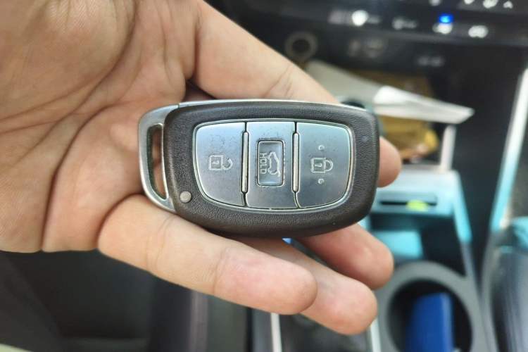 Used Hyundai Tucson 2015 1.6T Dual-Clutch Two-Wheel-Drive Smart Model Vehicle Key