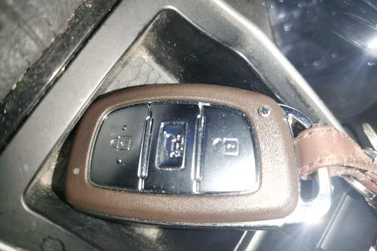 Used Hyundai Tucson 2015 1.6T Dual-Clutch Two-Wheel-Drive Smart Model Vehicle Key