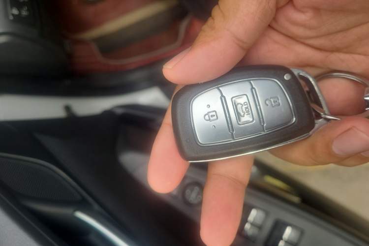 Used Hyundai Tucson 2015 1.6T Dual-Clutch Two-Wheel-Drive Smart Model Vehicle Key