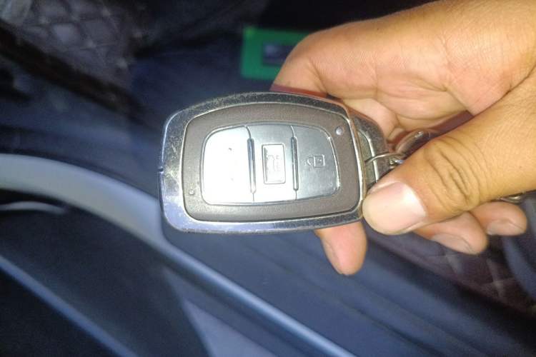 Used Hyundai Tucson 2015 1.6T Dual-Clutch Two-Wheel-Drive Smart Model Vehicle Key