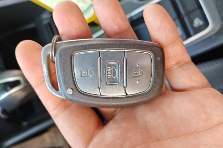 Used Hyundai Tucson 2015 1.6T Dual-Clutch Two-Wheel-Drive Smart Model Vehicle Key