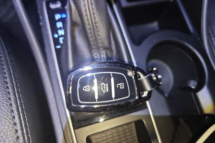 Used Hyundai Tucson 2015 1.6T Dual-Clutch Two-Wheel-Drive Smart Model Vehicle Key