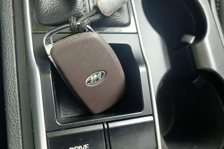 Used Hyundai Tucson 2015 1.6T Dual-Clutch Two-Wheel-Drive Smart Model Vehicle Key