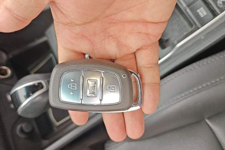 Used Hyundai Tucson 2015 1.6T Dual-Clutch Two-Wheel-Drive Smart Model Vehicle Key