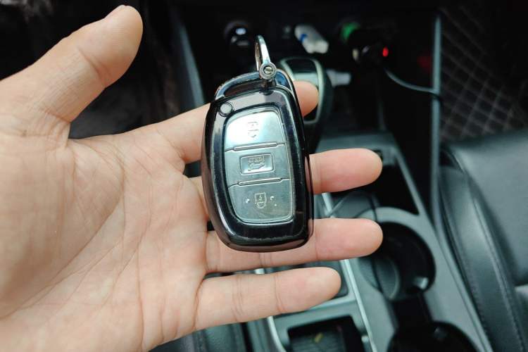 Used Hyundai Tucson 2015 1.6T Dual-Clutch Two-Wheel-Drive Smart Model Vehicle Key