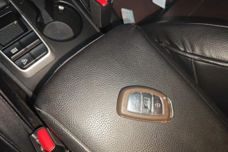 Used Hyundai Tucson 2015 1.6T Dual-Clutch Two-Wheel-Drive Smart Model Vehicle Key