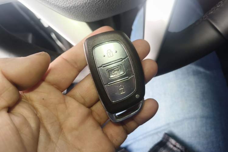 Used Hyundai Tucson 2015 1.6T Dual-Clutch Two-Wheel-Drive Smart Model Vehicle Key