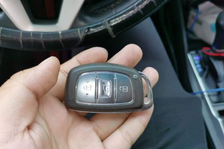 Used Hyundai Tucson 2015 1.6T Dual-Clutch Two-Wheel-Drive Smart Model Vehicle Key