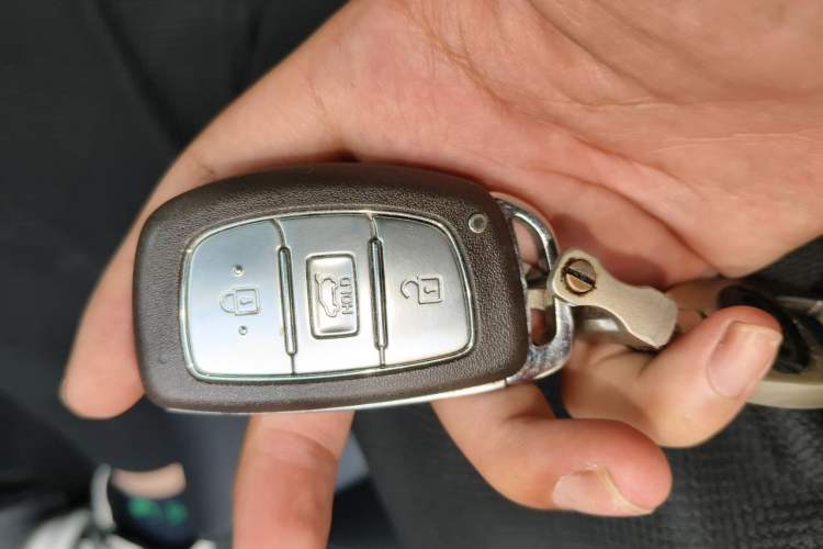 Used Hyundai Tucson 2015 1.6T Dual-Clutch Two-Wheel-Drive Smart Model Vehicle Key