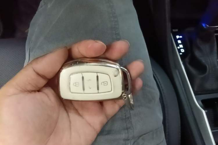 Used Hyundai Tucson 2015 1.6T Dual-Clutch Two-Wheel-Drive Smart Model Vehicle Key