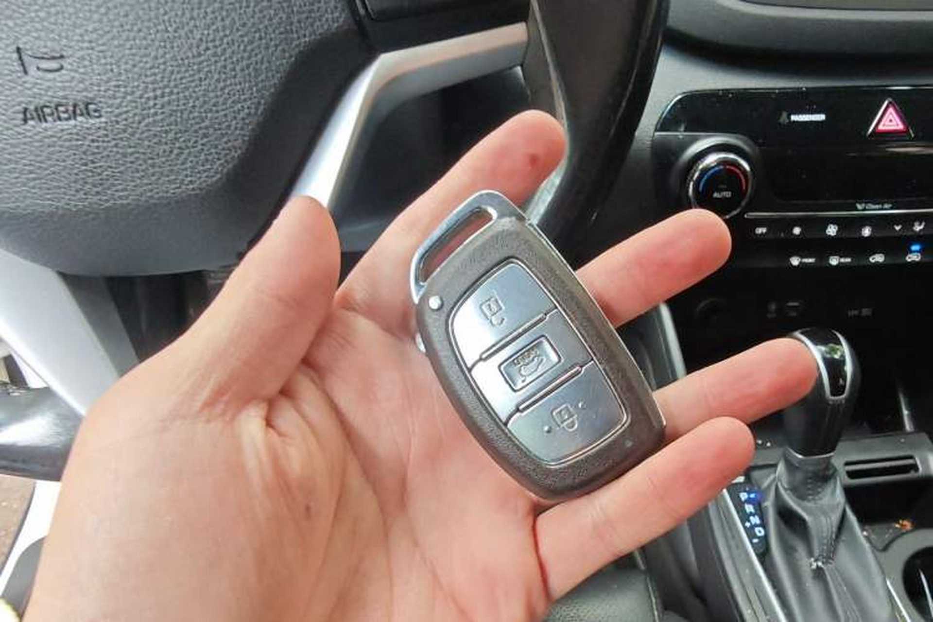 Used Hyundai Tucson 2015 1.6T Dual-Clutch Two-Wheel-Drive Smart Model Vehicle Key