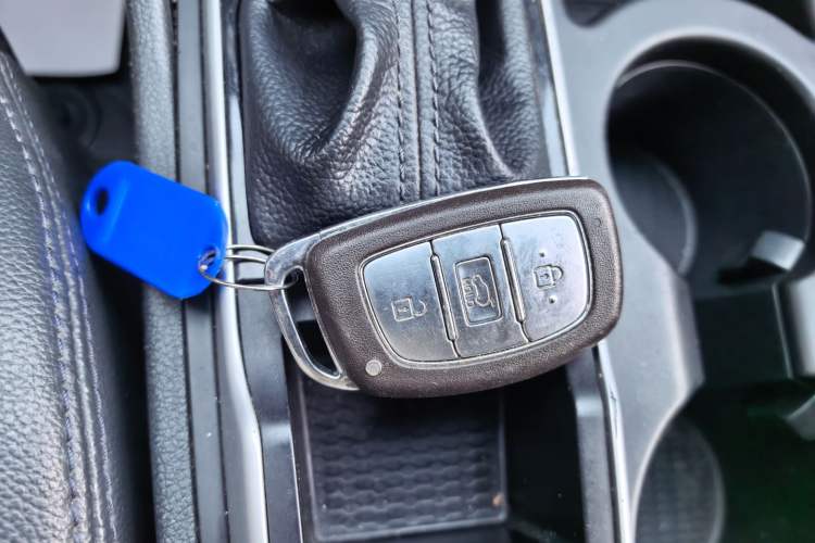 Used Hyundai Tucson 2015 1.6T Dual-Clutch Two-Wheel-Drive Smart Model Vehicle Key
