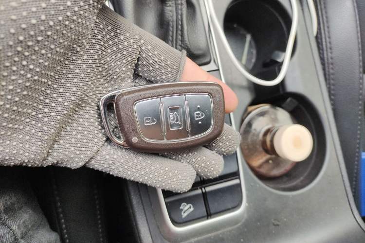 Used Hyundai Tucson 2015 1.6T Dual-Clutch Two-Wheel-Drive Smart Model Vehicle Key
