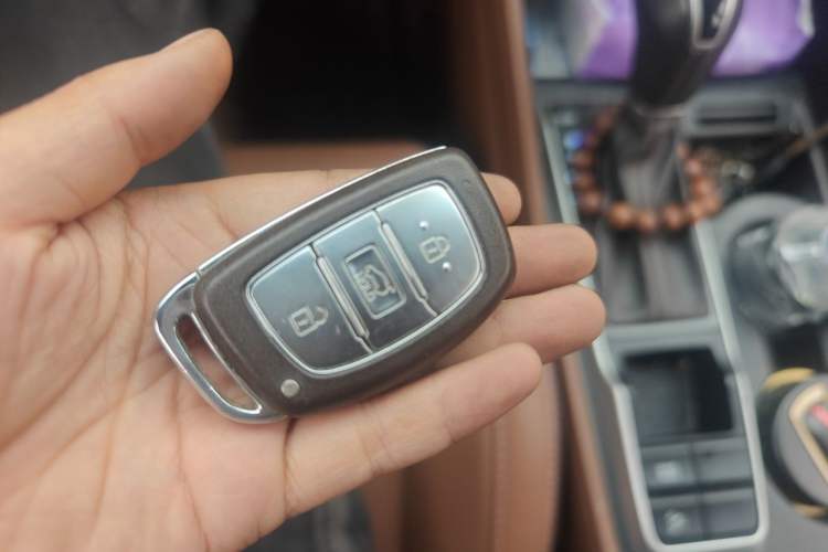 Used Hyundai Tucson 2015 1.6T Dual-Clutch Two-Wheel-Drive Smart Model Vehicle Key