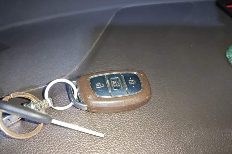 Used Hyundai Tucson 2015 1.6T Dual-Clutch Two-Wheel-Drive Smart Model Vehicle Key