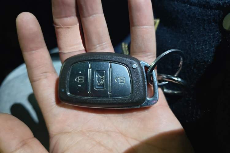 Used Hyundai Tucson 2015 1.6T Dual-Clutch Two-Wheel-Drive Smart Model Vehicle Key